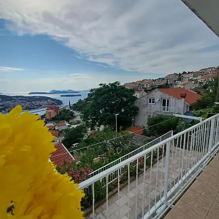 Apartment Sea View From The Hill