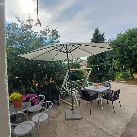 Apartment Sea View From The Hill